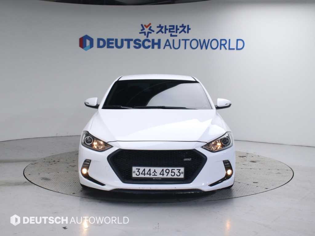 HYUNDAI Avante 2018 Blanco - Importación desde Corea - HF Imports Iquique - Foto 1