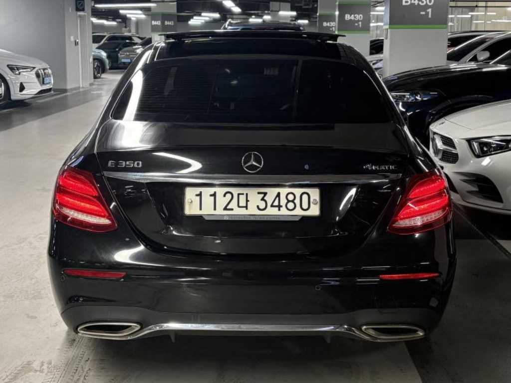 Mercedes Benz E class - Vista 4