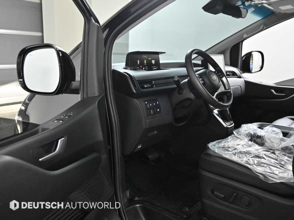 HYUNDAI Staria - Vista 11