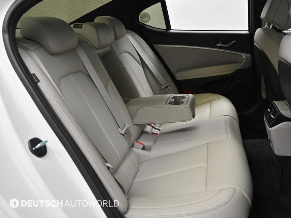 Genesis G70 - Vista 12