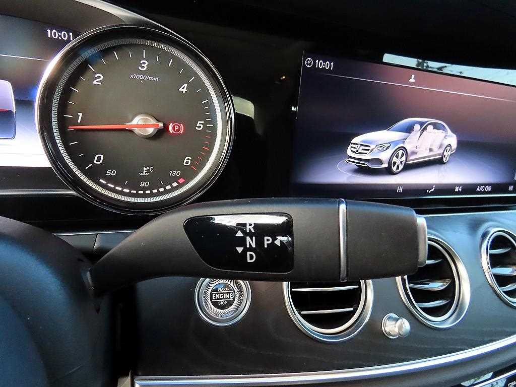 Mercedes Benz E class - Vista 10