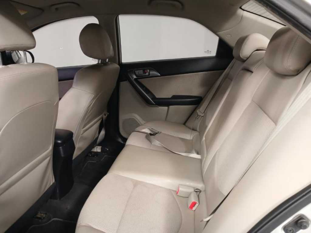KIA Forte - Vista 8