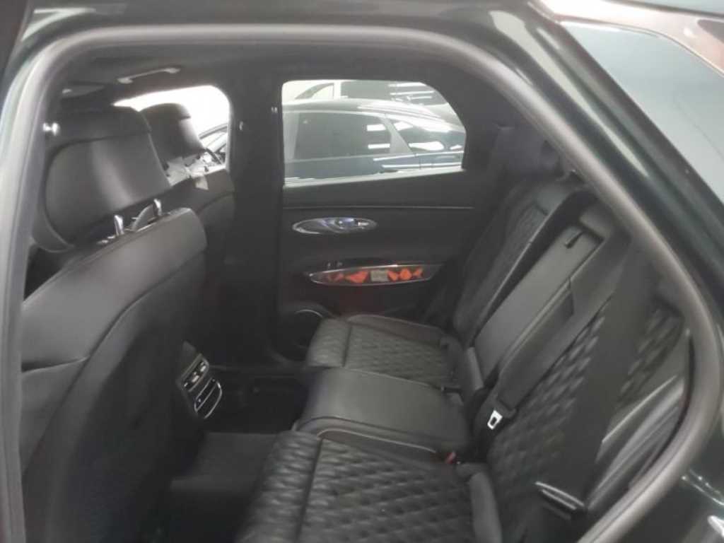 Genesis GV70 - Vista 7