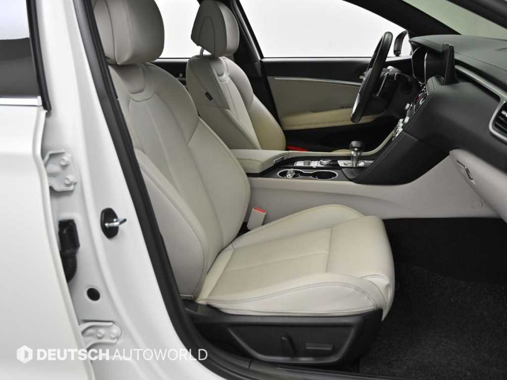 Genesis G70 - Vista 10