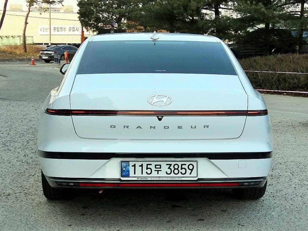 HYUNDAI Grandeur - Vista 5