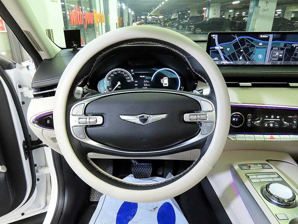 Genesis GV70 - Vista 8