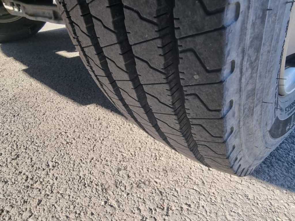 medium and large cargo dump - Vista 12