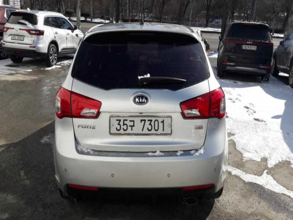 KIA Forte - Vista 4