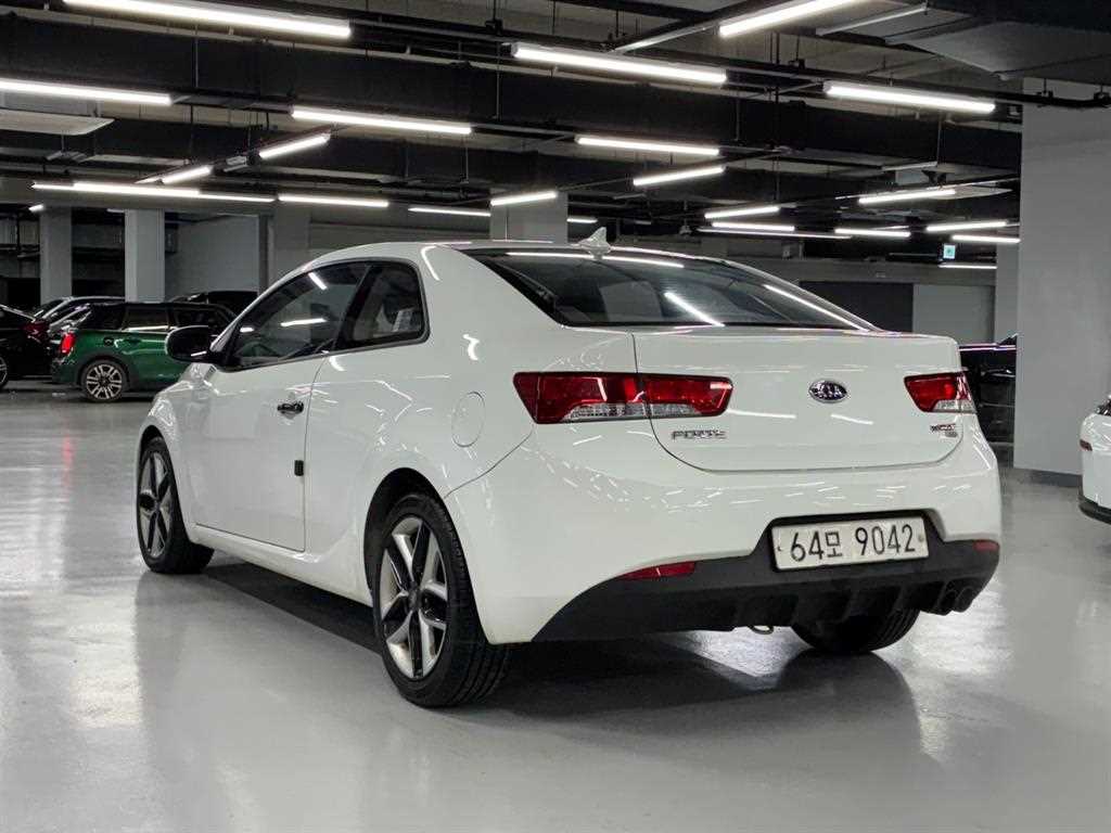 KIA Forte - Vista 5