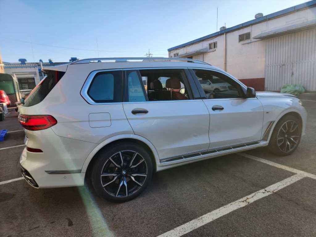 BMW X7 - Vista 4