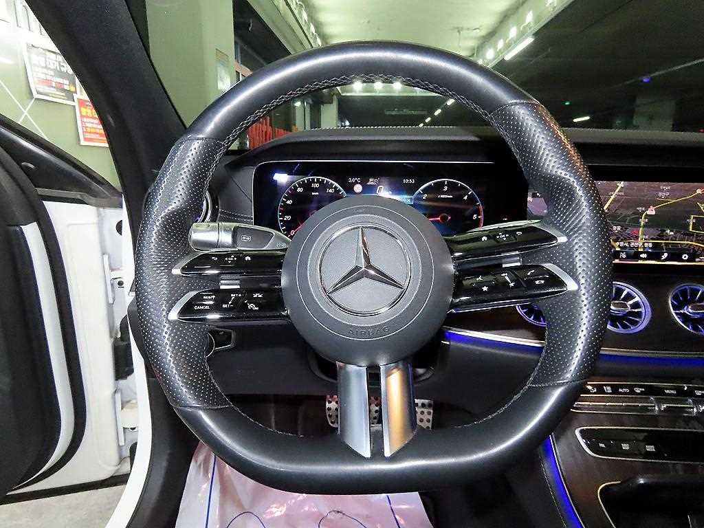 Mercedes Benz E class - Vista 8