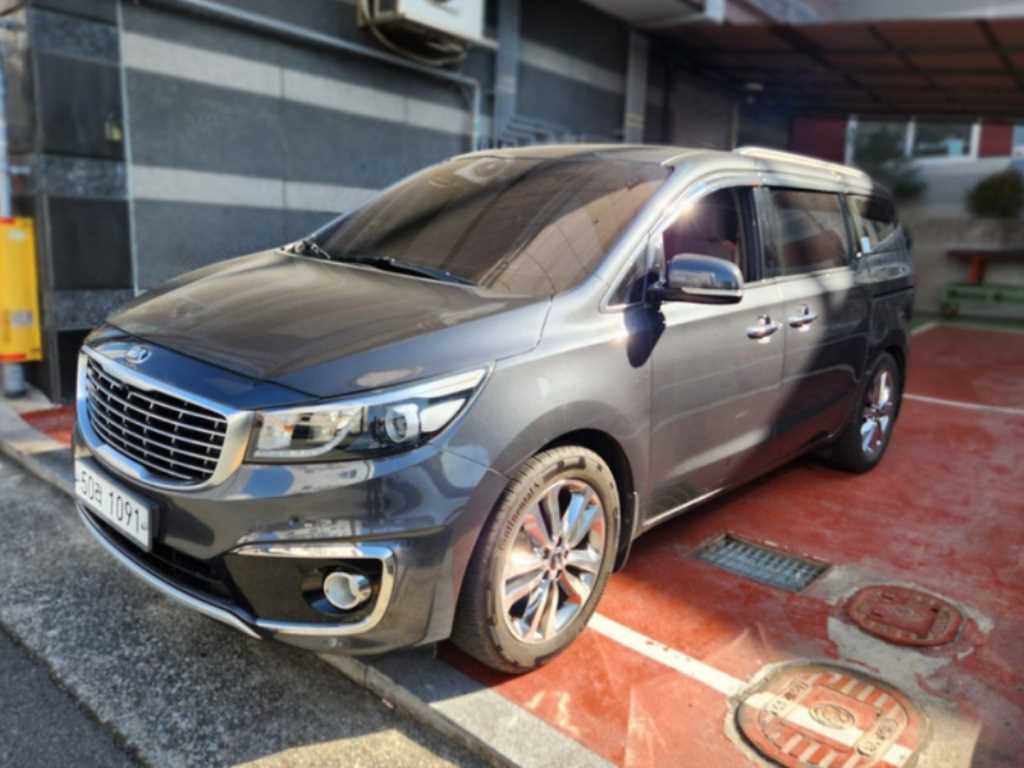 KIA Carnival - Vista 2