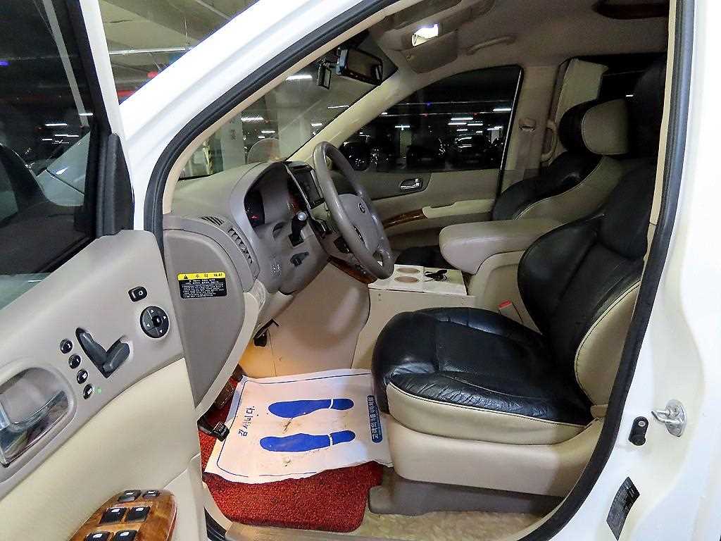 KIA Carnival - Vista 6