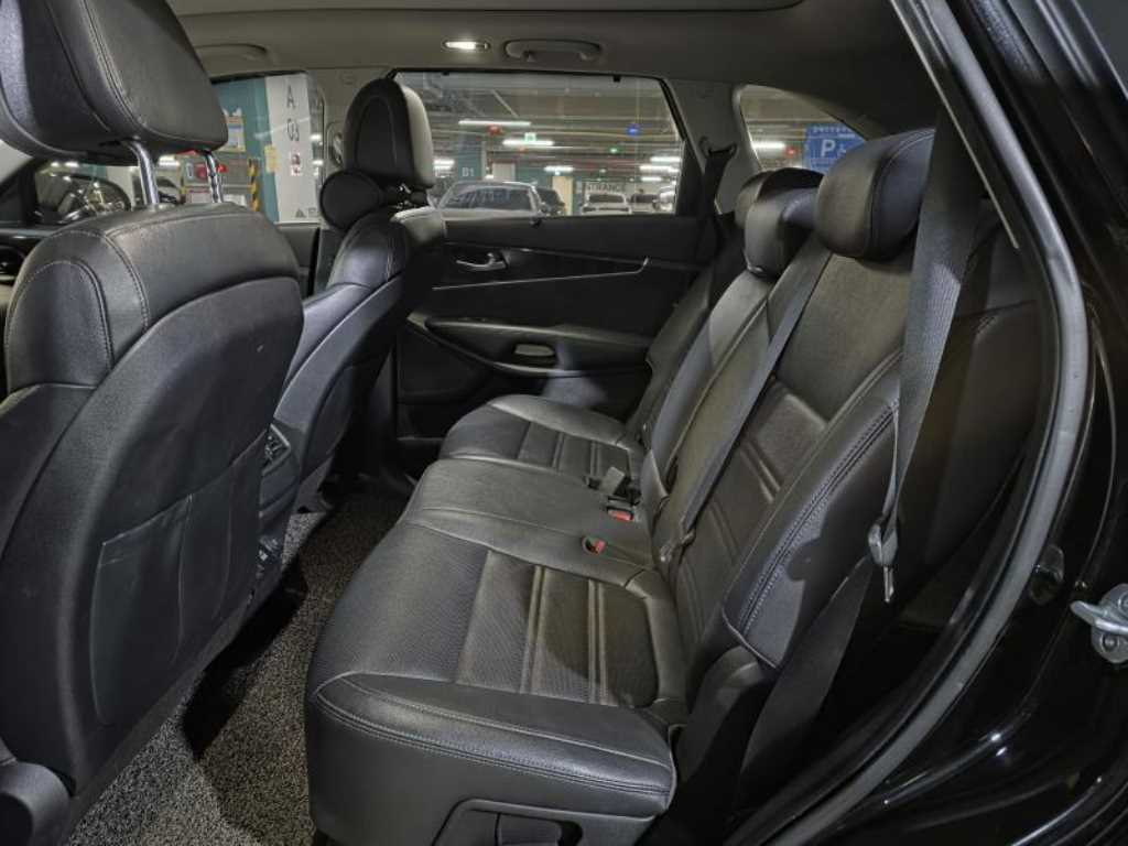 KIA Sorento - Vista 9