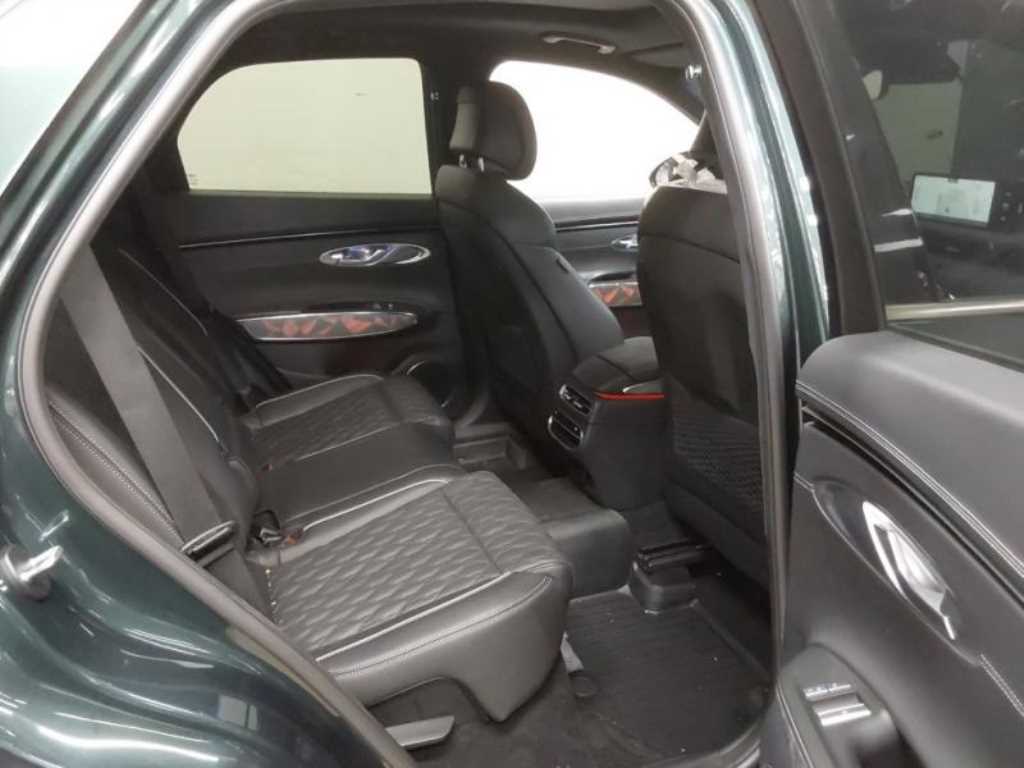 Genesis GV70 - Vista 9