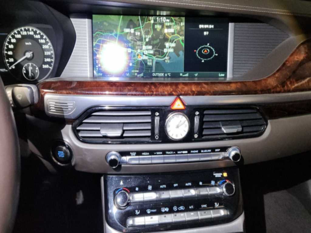 Genesis EQ900 - Vista 10