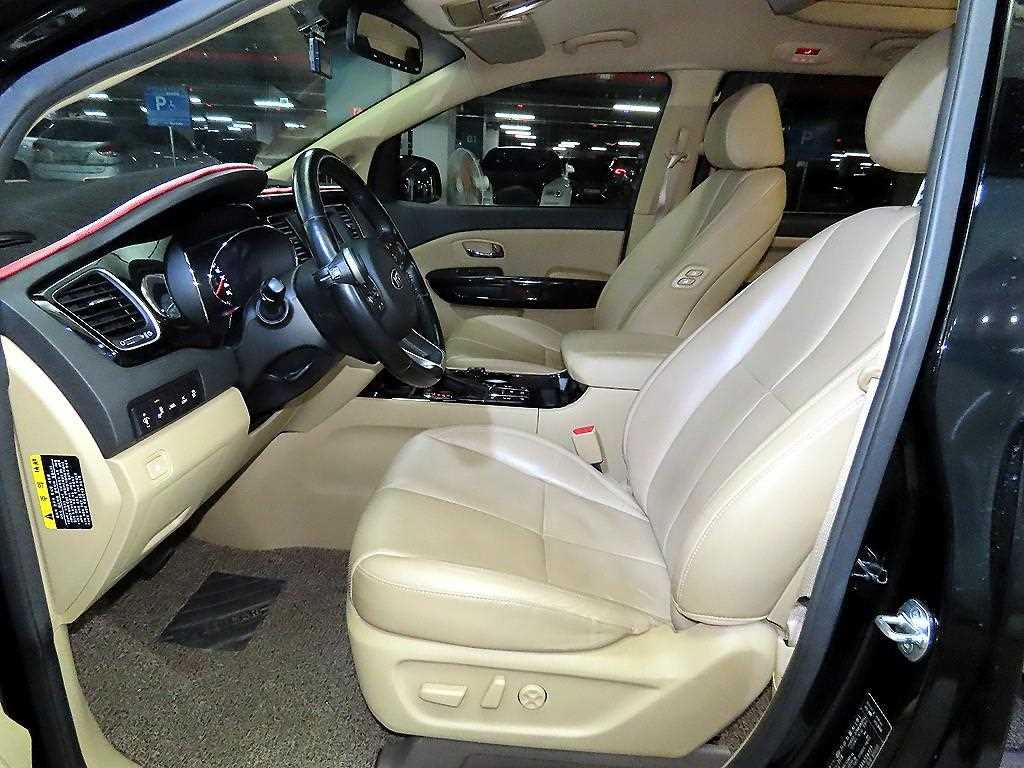 KIA Carnival - Vista 6