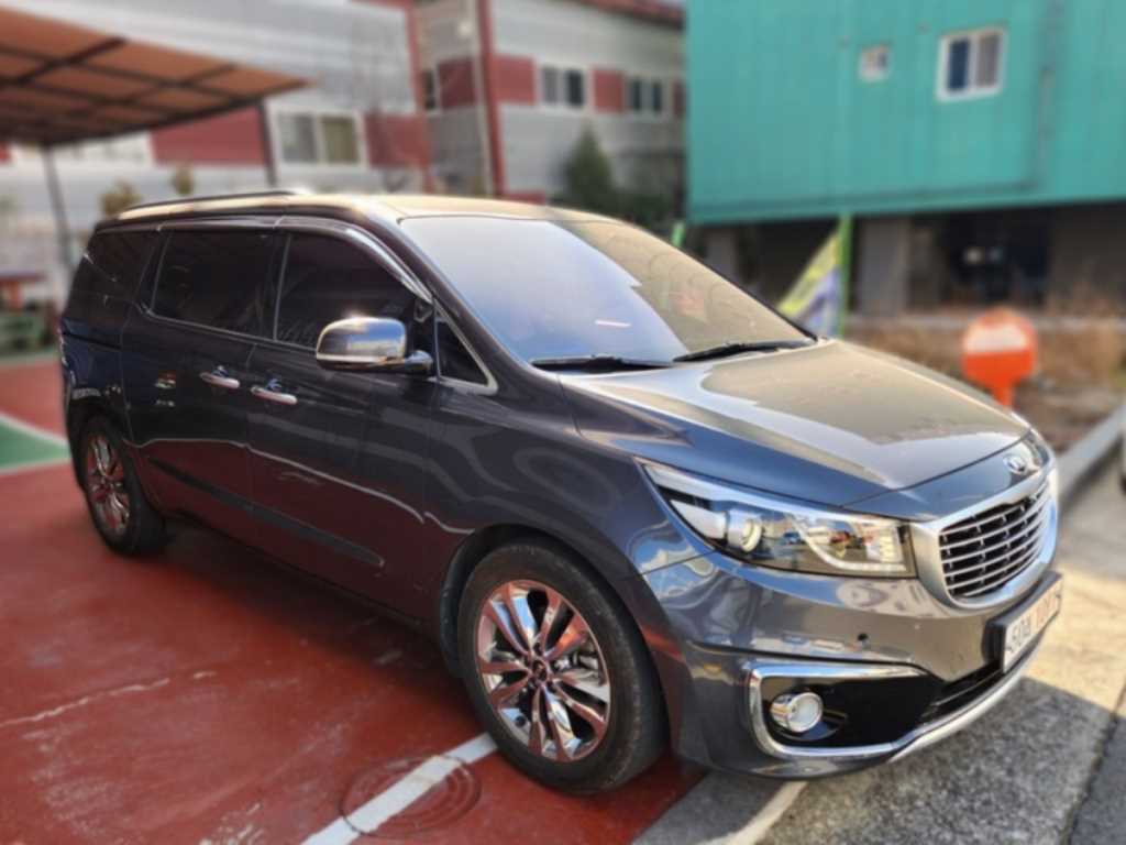KIA Carnival - Vista 3