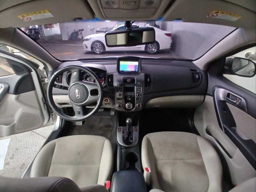 KIA Forte - Vista 6