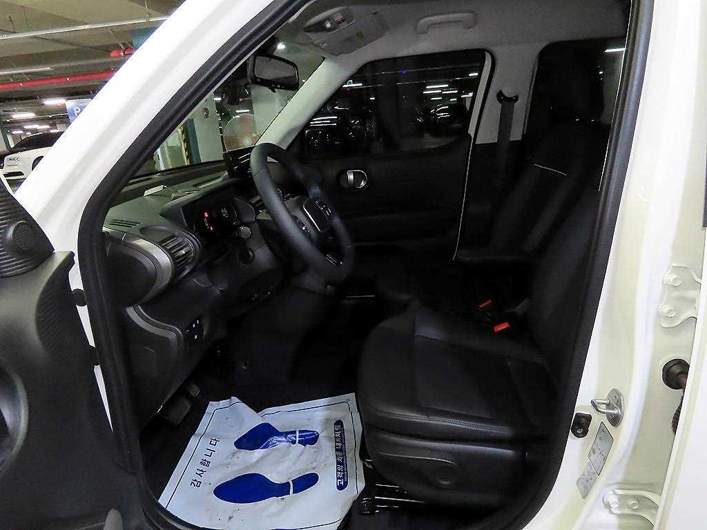 HYUNDAI Casper - Vista 6