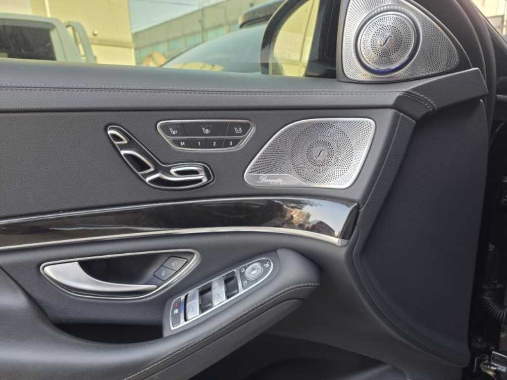 Mercedes Benz S Class - Vista 9