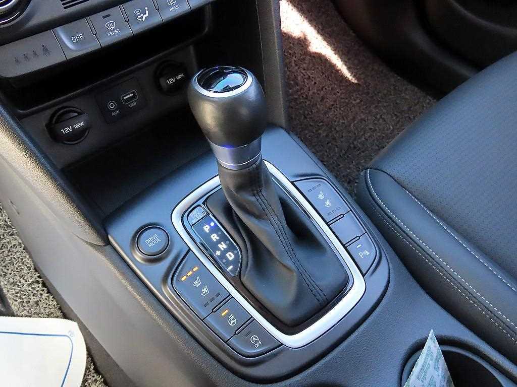 HYUNDAI Kona - Vista 10