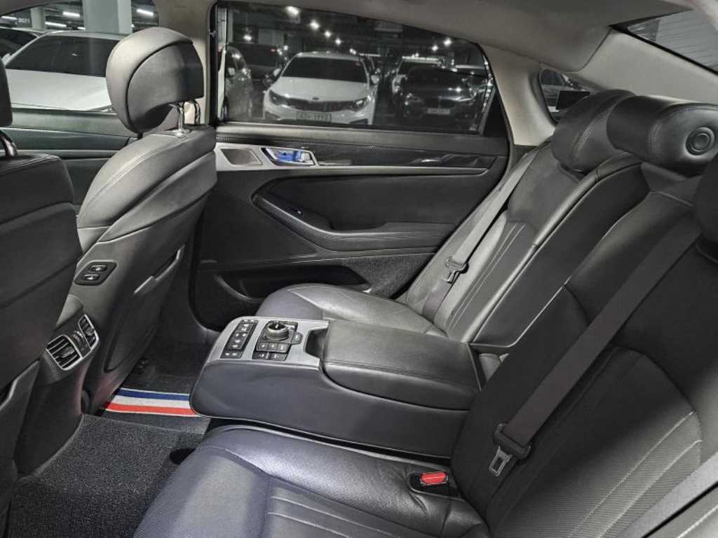 Genesis G80 - Vista 9