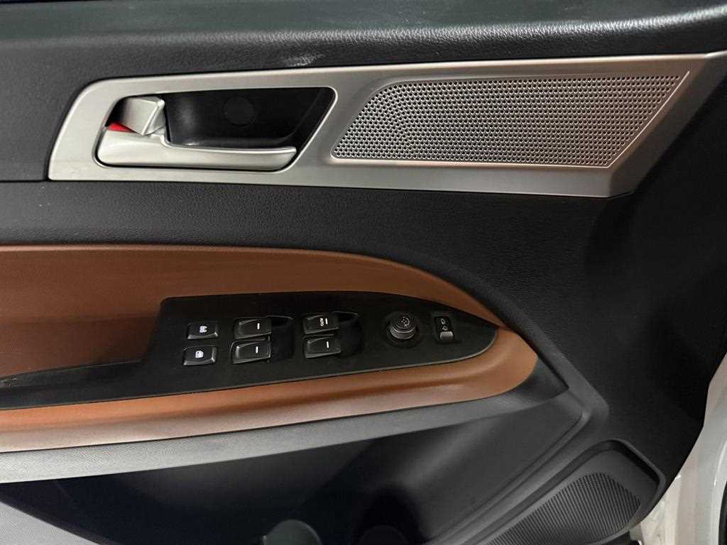 Ssangyong Rexton - Vista 9