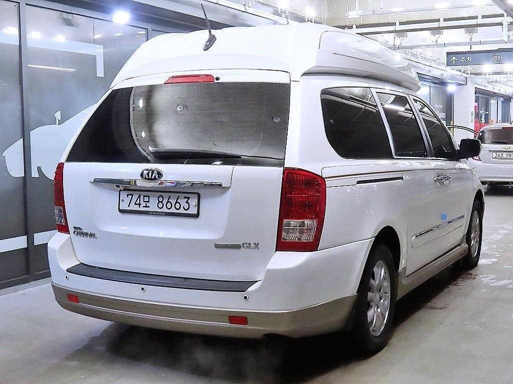 KIA Carnival - Vista 4