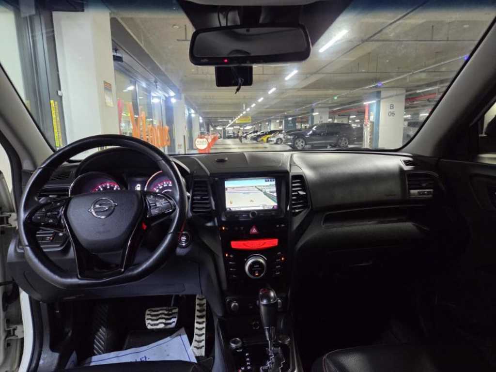 Ssangyong Tivoli - Vista 9