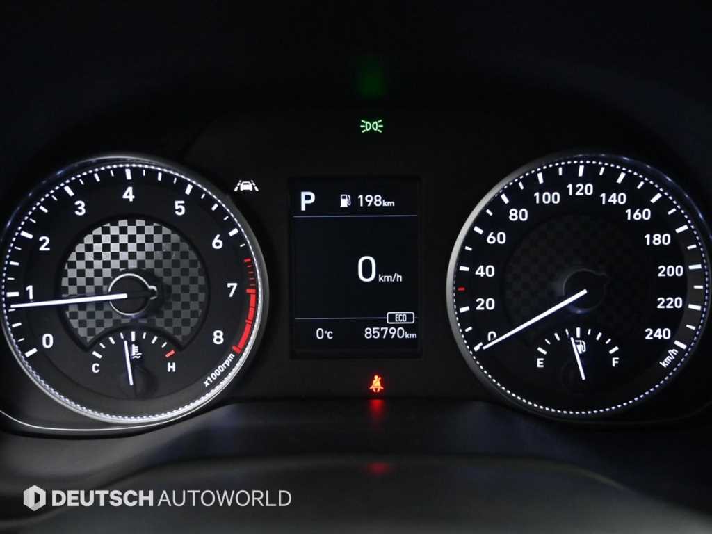 HYUNDAI Avante - Vista 8