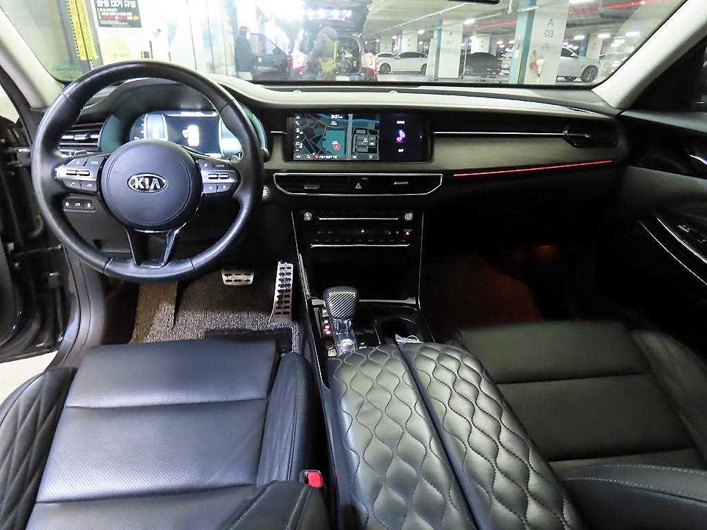 KIA K7 - Vista 10