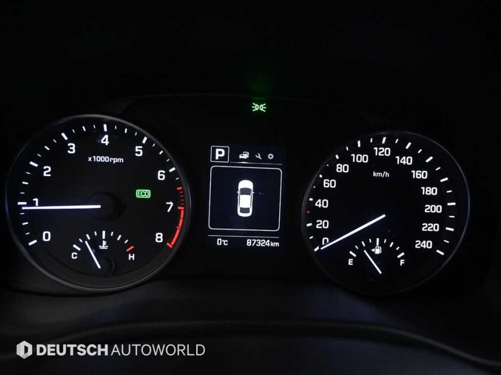 HYUNDAI Avante - Vista 8