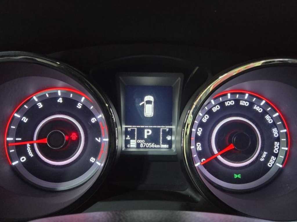 Ssangyong Tivoli 2017 Blanco - Importación desde Corea - HF Imports Iquique - Foto 15