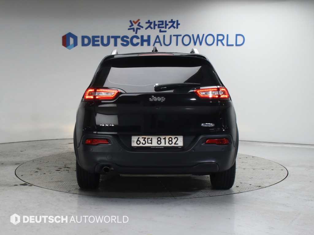 Jeep Cherokee - Vista 4