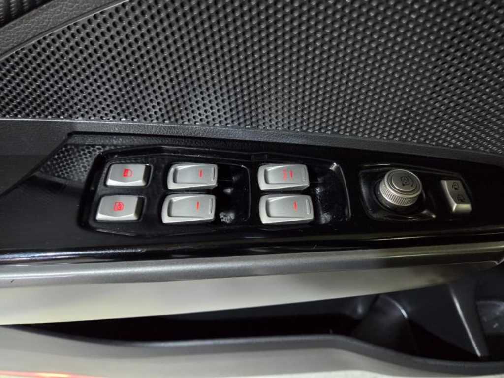 Ssangyong Tivoli - Vista 12