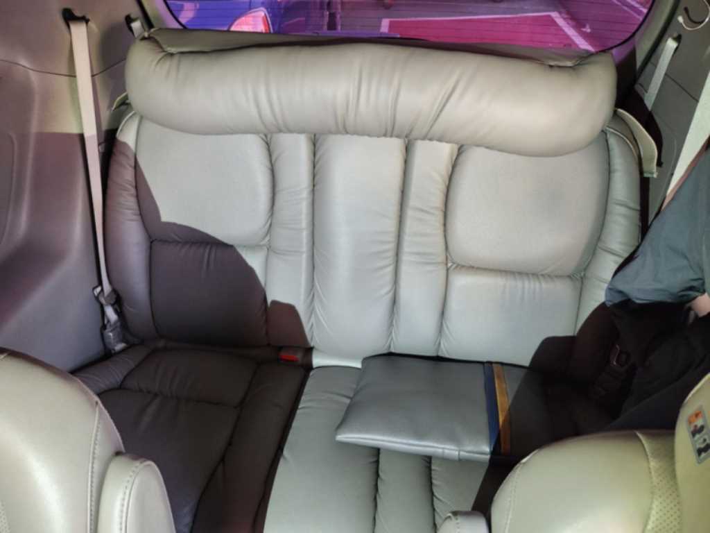 KIA Carnival - Vista 11