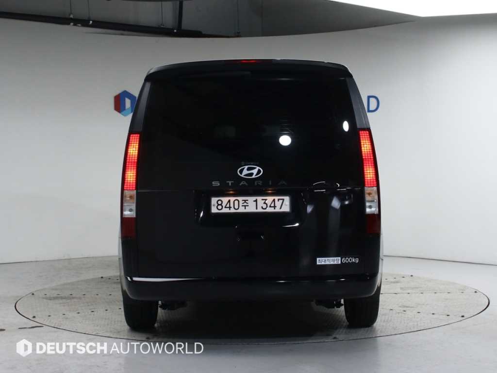 HYUNDAI Staria - Vista 4