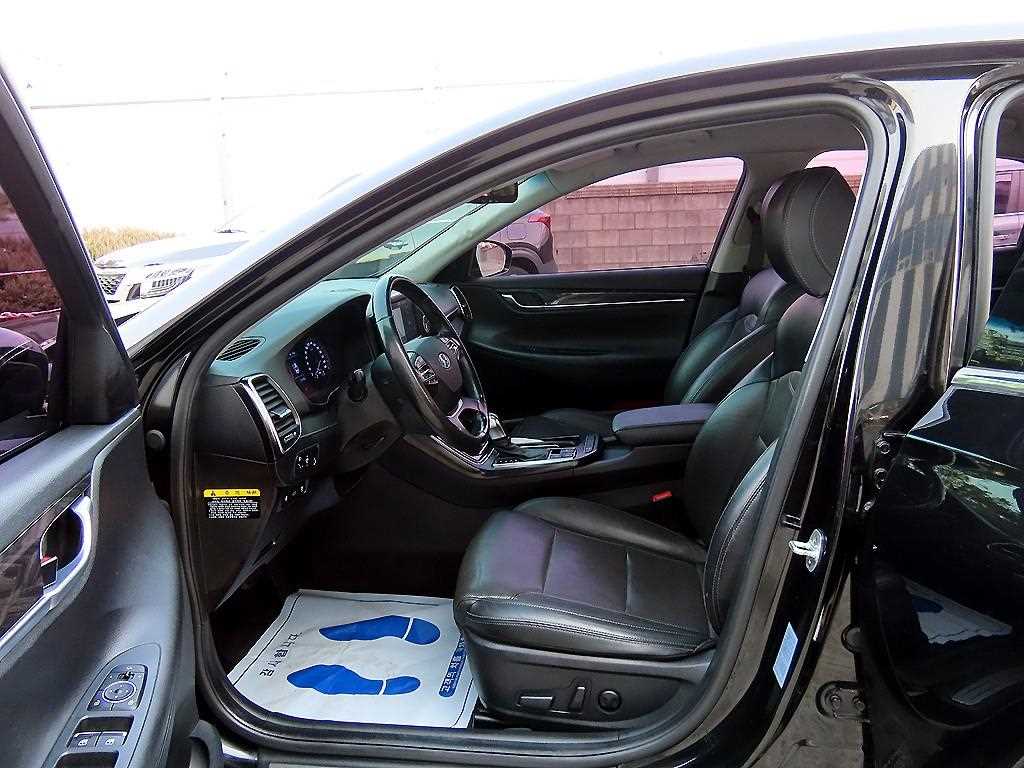 HYUNDAI Grandeur - Vista 5