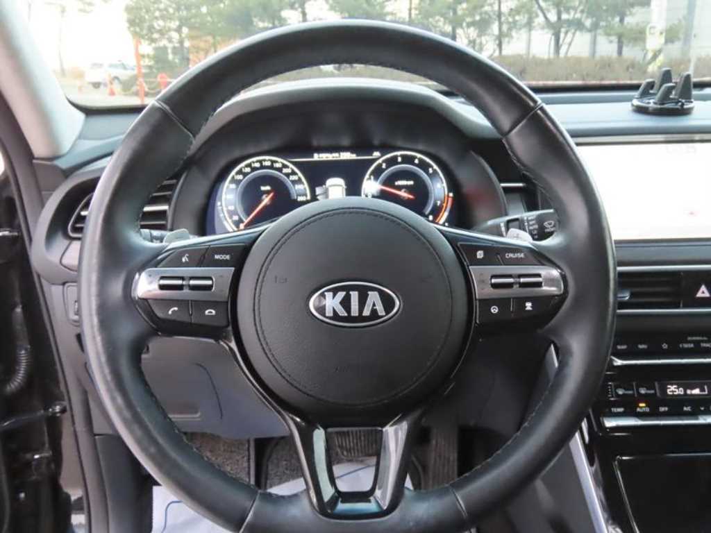KIA K7 - Vista 10