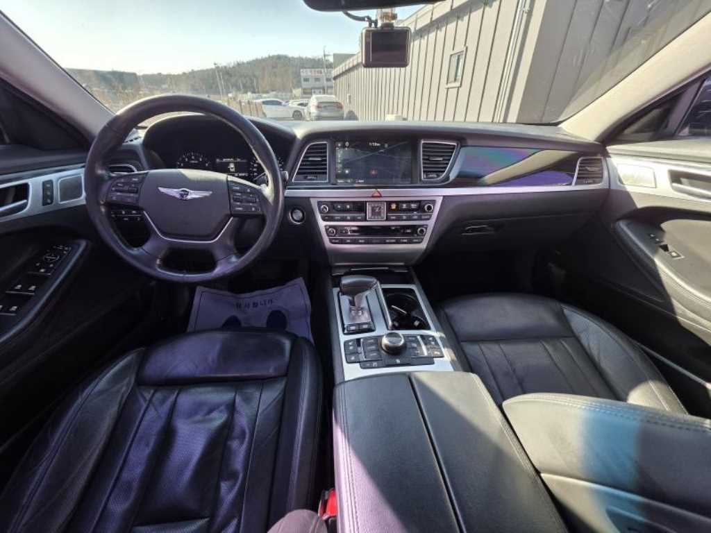 Genesis G80 - Vista 8