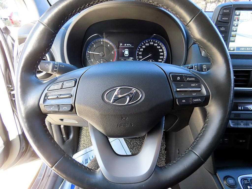 HYUNDAI Kona - Vista 8