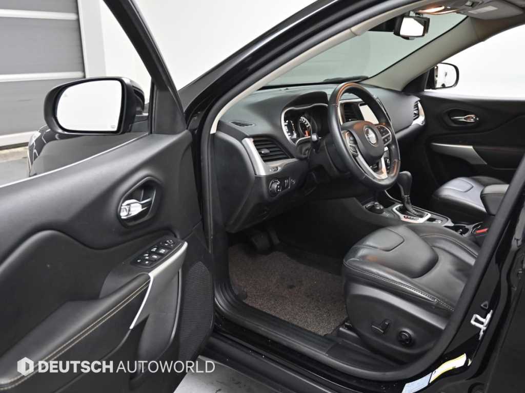 Jeep Cherokee - Vista 11