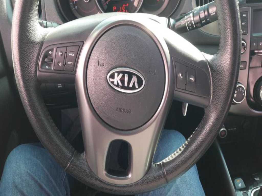 KIA Forte - Vista 11