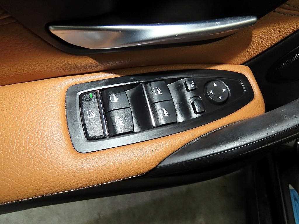 BMW 3 series 2018 Negro - Importación desde Corea - HF Imports Iquique - Foto 13