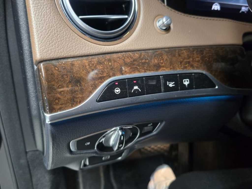 Mercedes Benz S Class - Vista 12