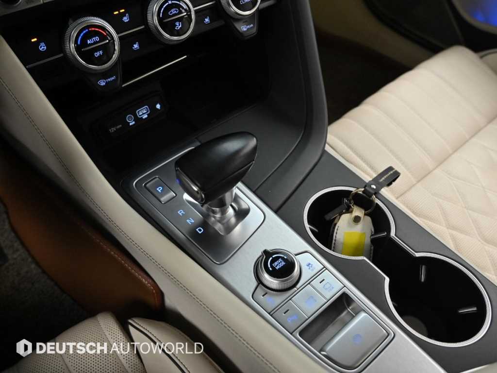 Genesis G70 - Vista 10