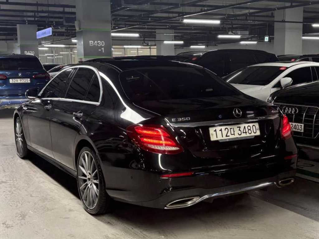 Mercedes Benz E class - Vista 3