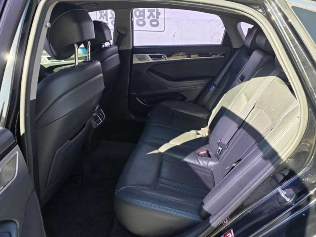 Genesis G80 - Vista 6