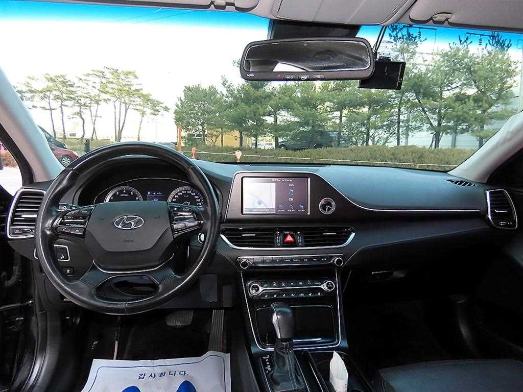 HYUNDAI Grandeur - Vista 7